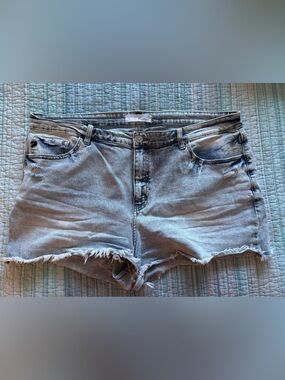 KanCan Light Wash Raw Hem Denim Shorts